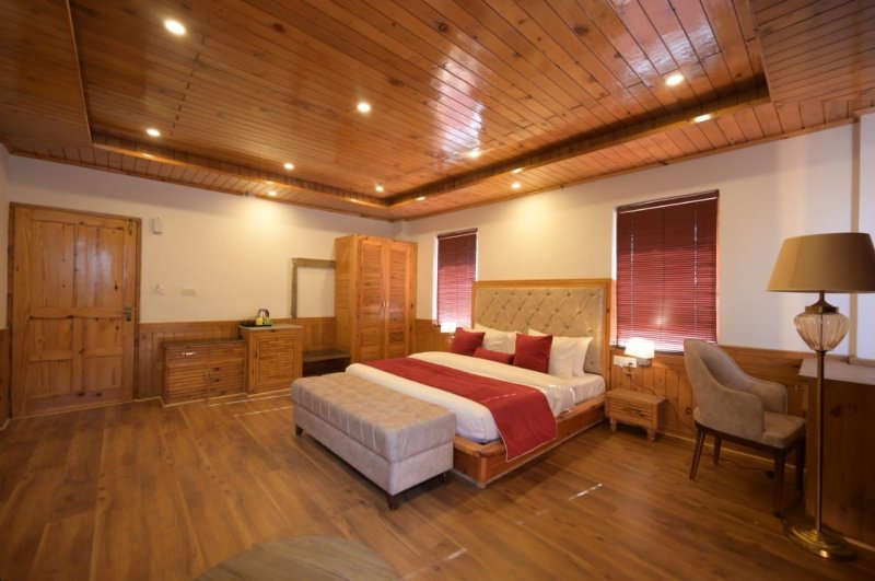 4.5 BHK Builder Floor 500 Sq. Yards for Rent in Westend, Delhi